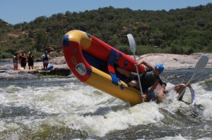 Capsize-in-Team-building-Pays-trip          